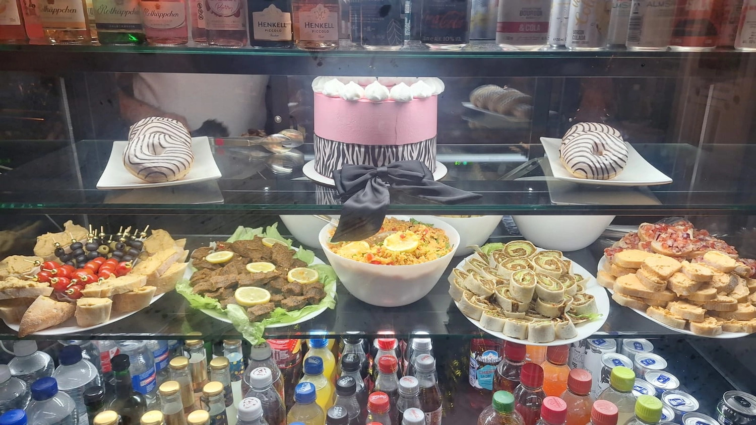 tiKit, Live-Musik am Abend