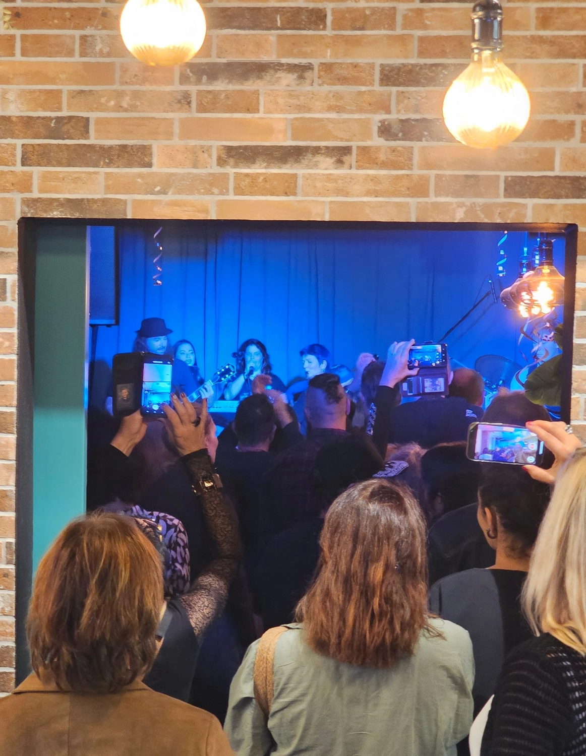 tiKit, Live-Musik am Abend